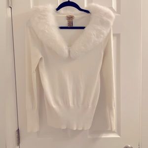 Gorgeous Midnight Velvet White Faux Fur Collar Pullover Sweater Size Small